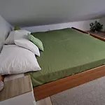By The Sea Apartment *