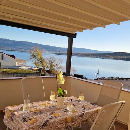 By The Sea Apartament *